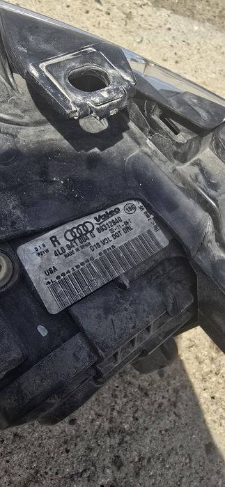 Десен фар за Audi Q7 4L американски