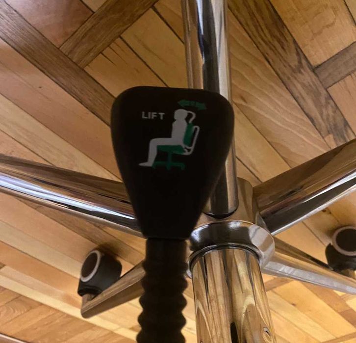 Кресло офисное (сетка)