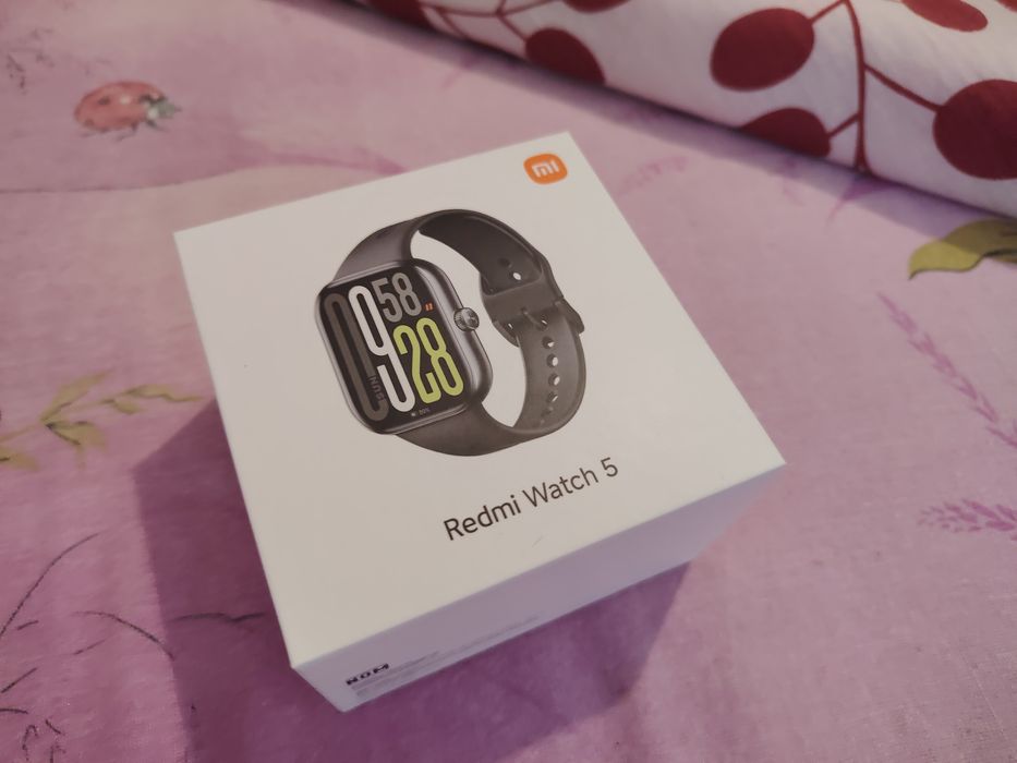 Продавам смарт часовник Redmi Watch 5