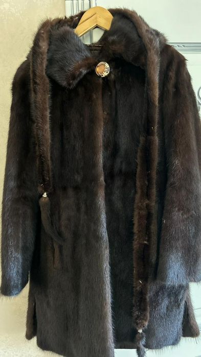 Продам норковую шубу