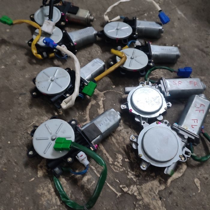 Стеклоподъемник Subaru