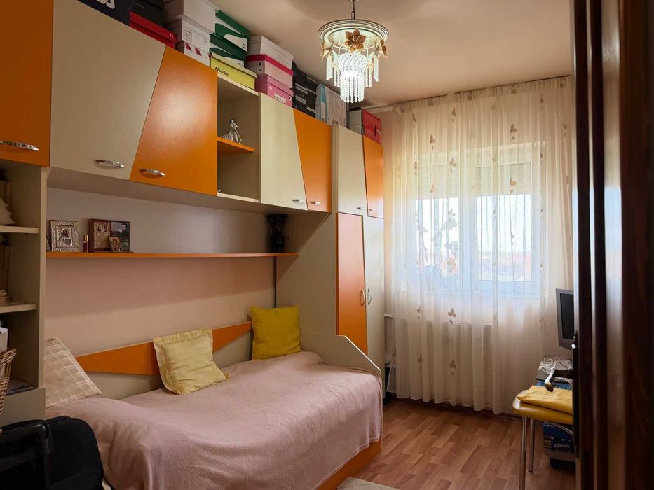 Apartament 3 camere Leonardo Da Vinci/Nufarul Decomandat