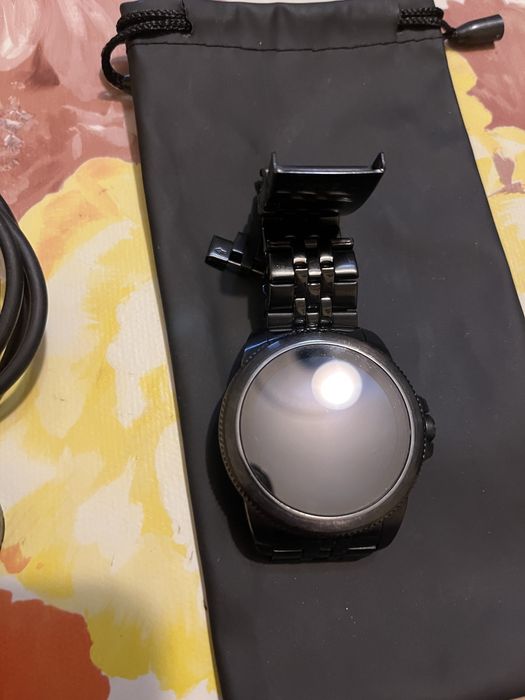 Fossil 5e смарт часовник