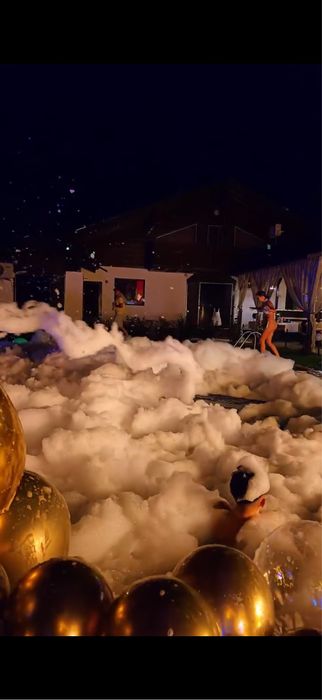 Închiriere Mașină de Spumă – Pool Party & Petreceri Copii | Efect WOW garantat
