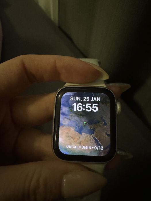 Apple Watch Series 6 (GPS + Cellular)