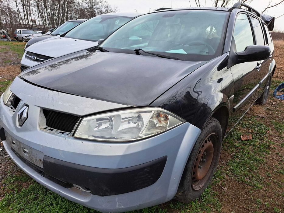 Dezmembrez Renault Megane 2 break, 1.6 benzina 2004