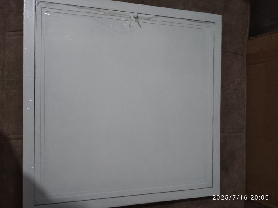 Продам люк металлический сантехнический белый