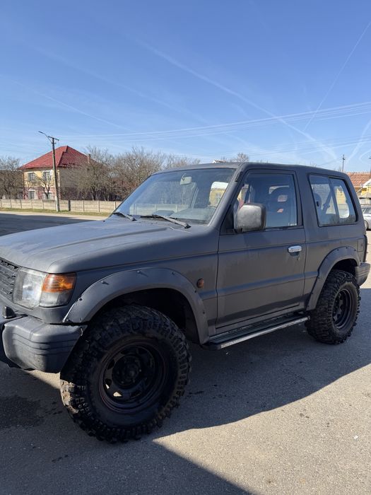 Mitshubishi pajero mk2