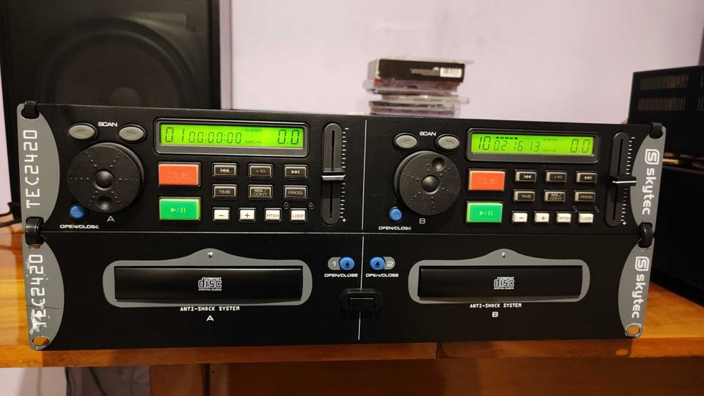 cd player dual pentru scenă Skytec Tec 2420