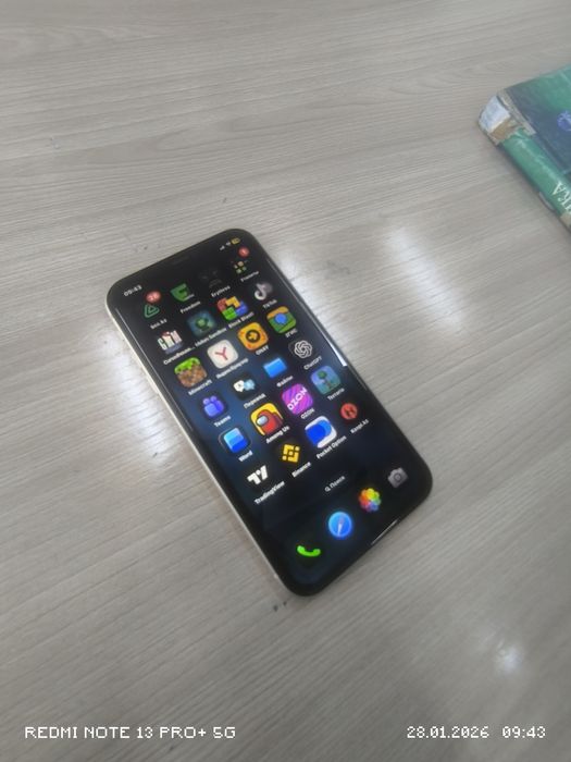 Iphone 11 64gb аккум 72%