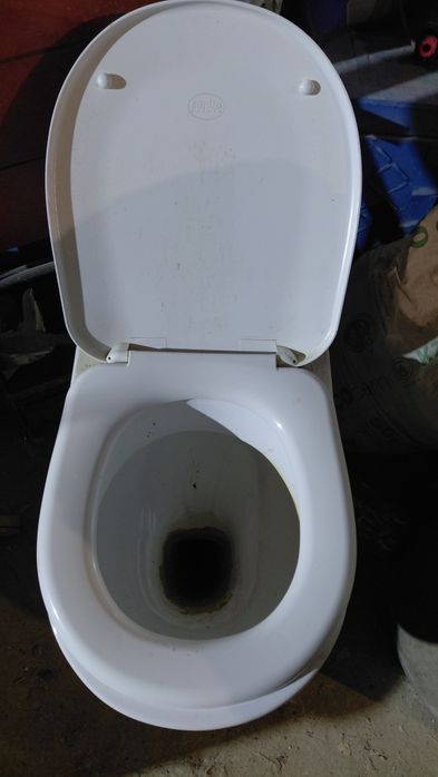 Продам унитаз SANITA LUXE