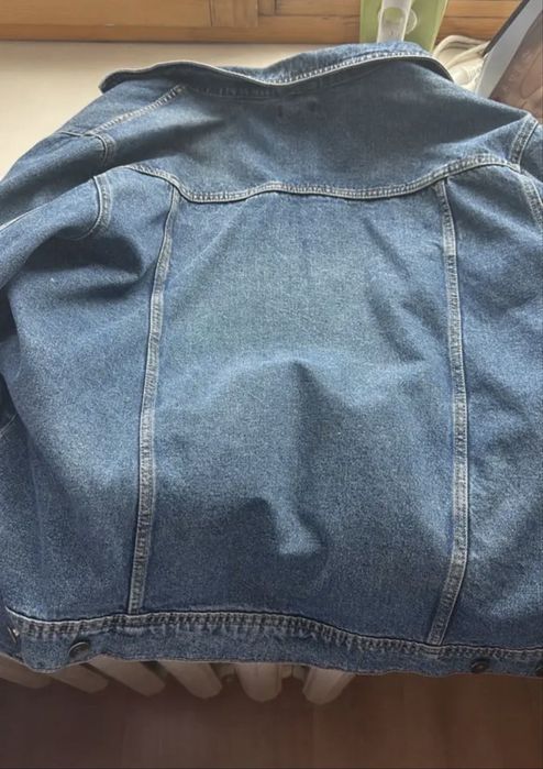 Продам джинсовку мужскую