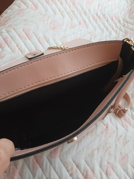 Дамска чанта в розов цвят