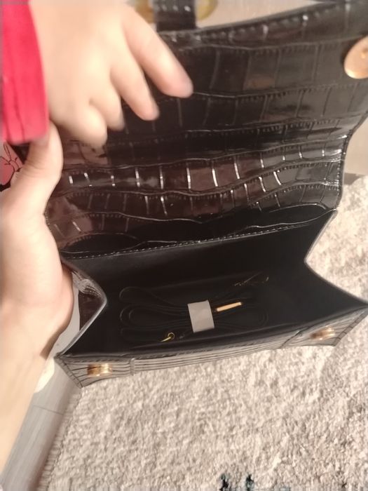 Yangi sumka sotiladi