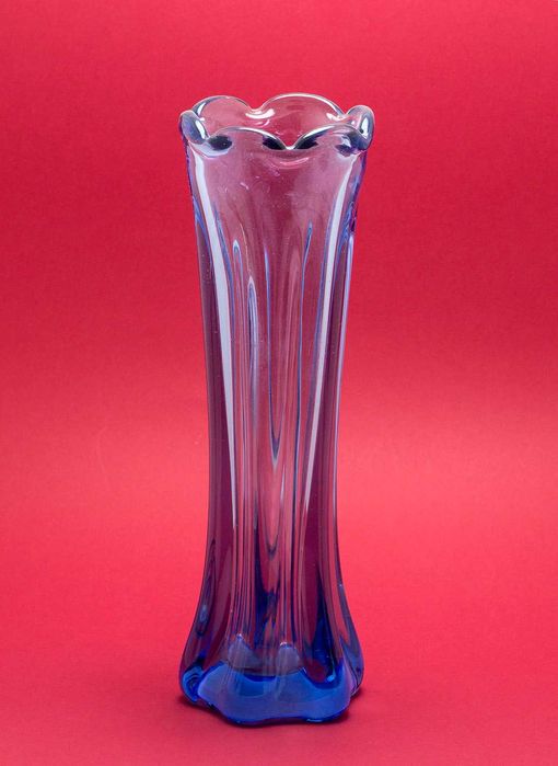 Продам синею Вазу, Богема голубое стекло.