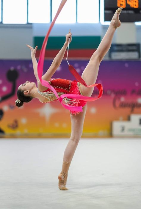 Продавам трико за художествена гимнастика