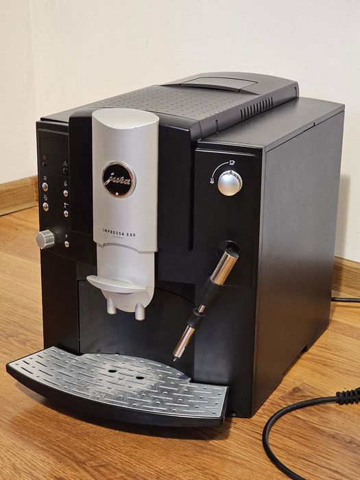 Espressoare automate cafea Jura și Delonghi