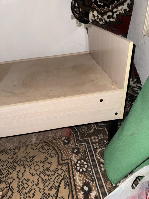 Kravat  sotiladi yangi