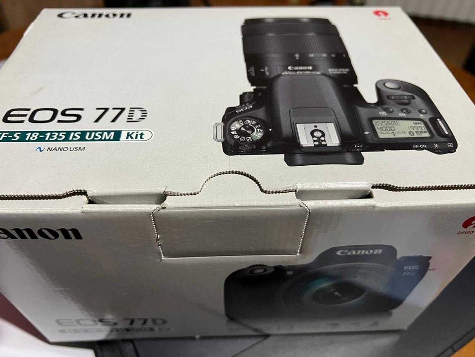 Сanon EOS 77D с объективом 18-135 мм.