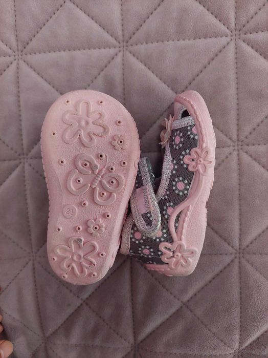 Детски пантофи в розово