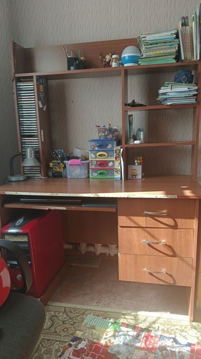 Компьютерный стол