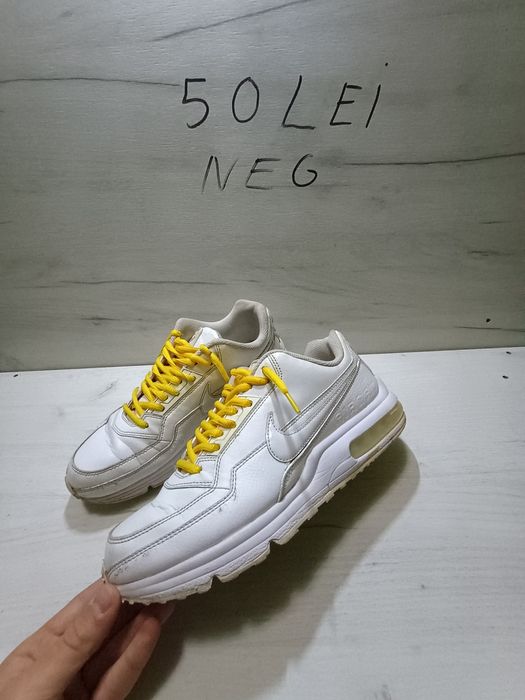 Adidași Nike Air Max !