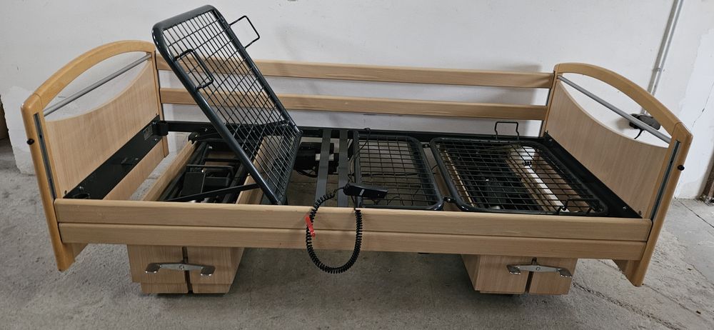 Pat cu telecomanda electric spital