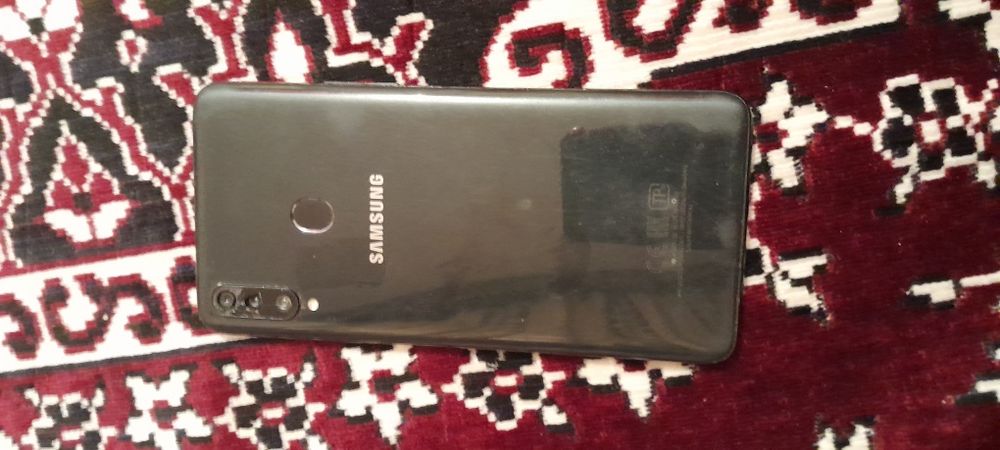 Продам Samsung Galaxy A20s на запчасти