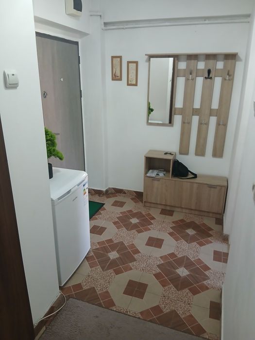 Închiriez Garsoniera
