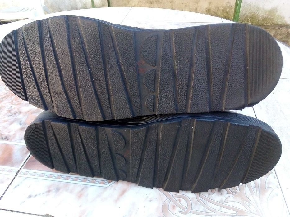 Яке две каски и два чифта мото ботуши