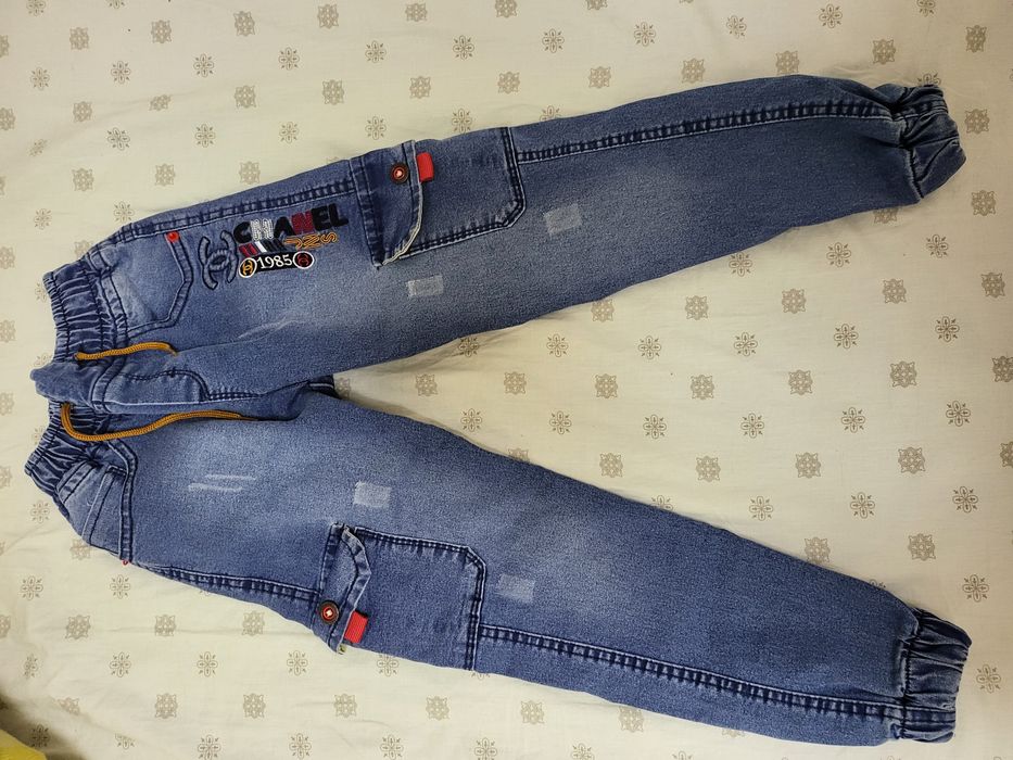 Vând hăinuțe copii