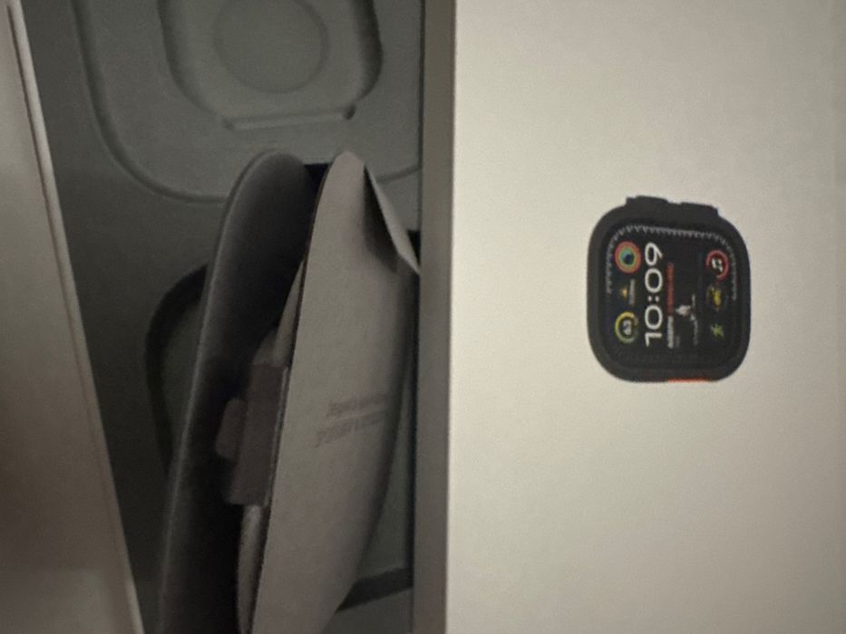 Apple Watch Ultra 2, 49mm, Black Titanium в гаранция