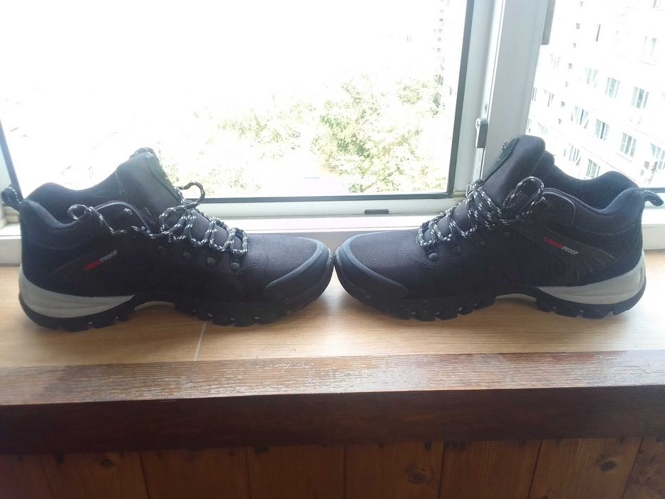 Кроссовки мужские летние, дышащие, почти новые, разм.42