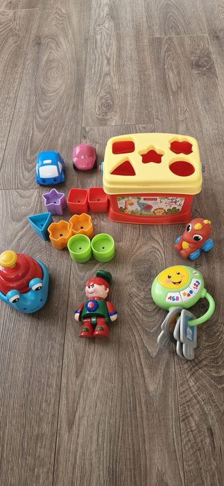 Бебешки играчки Fisher Price.