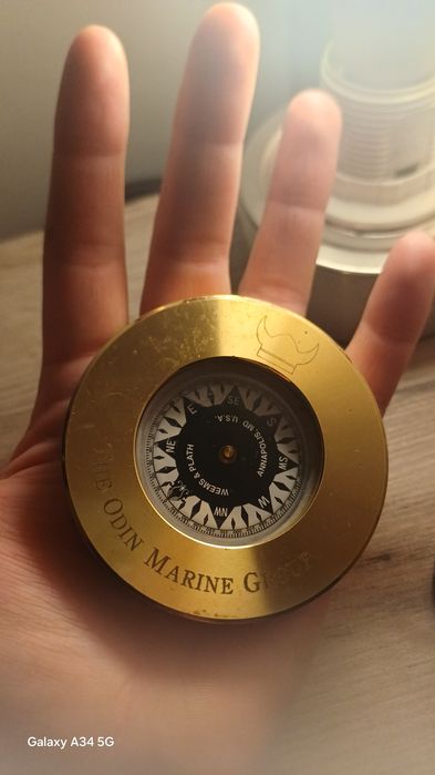 Busolă marină - Thr Odin Marine Group
Busolă marină Weems & Plath – Th