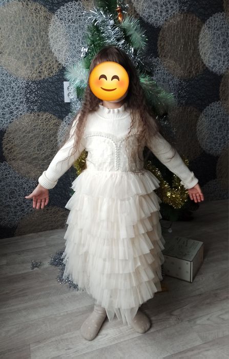 Продаю платья на девочку