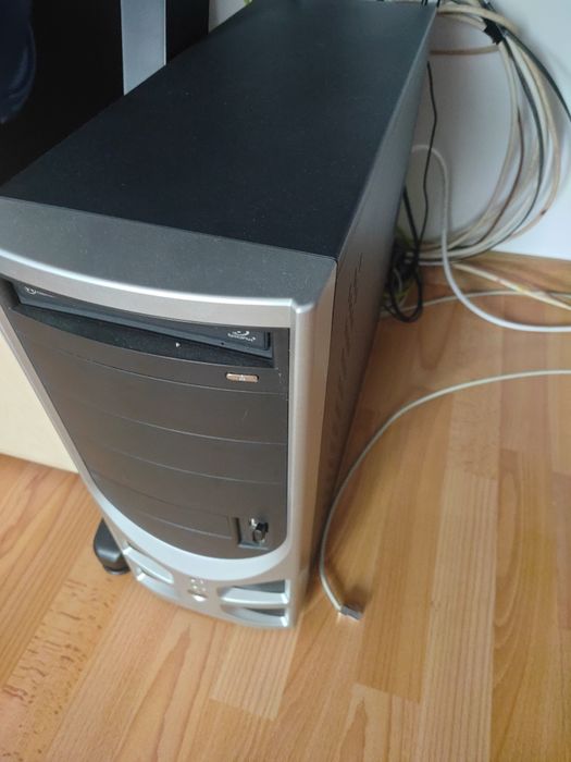 Vand Unitate Pc Imbunatatita,am trecut la laptop