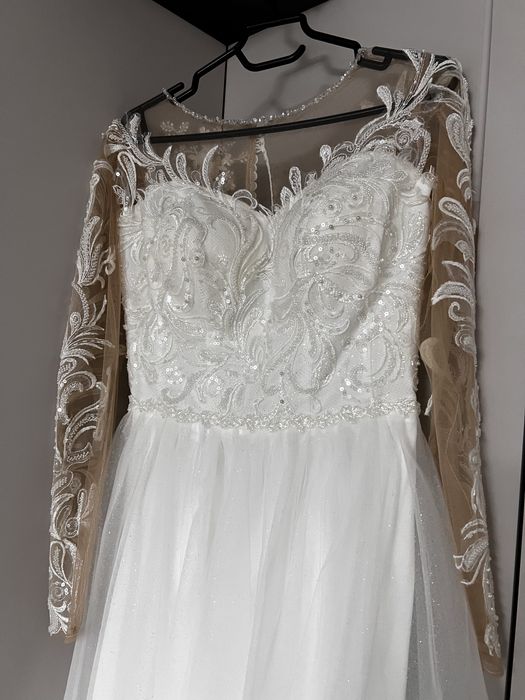 Продаю белое платье (состояние ОТЛИЧНОЕ)