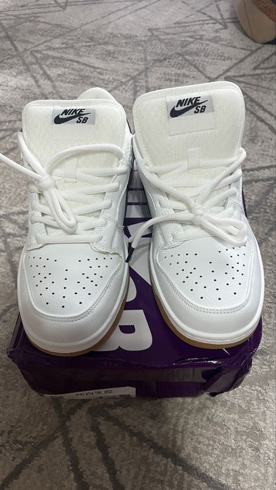Продам NIKE новые