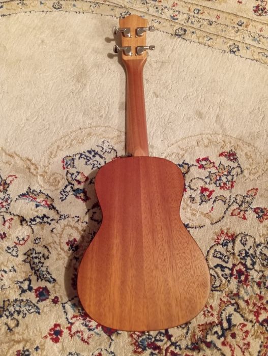 Укелеле сатылады почти жаңа