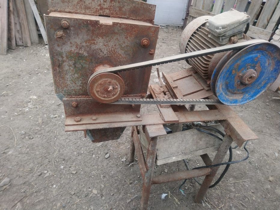 Продам дробилку для зерна любого