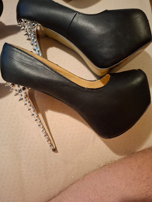 Pantofi cu platforma si toc analt