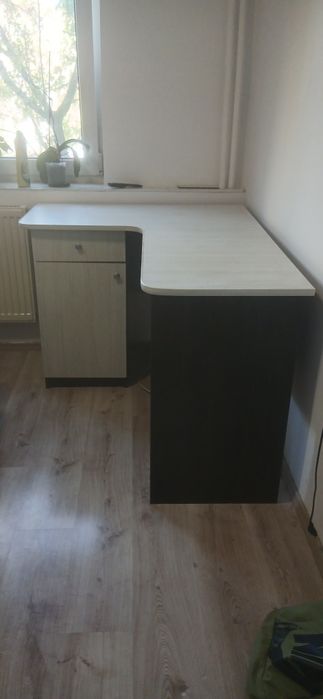Birou pe colț în stare ft bună