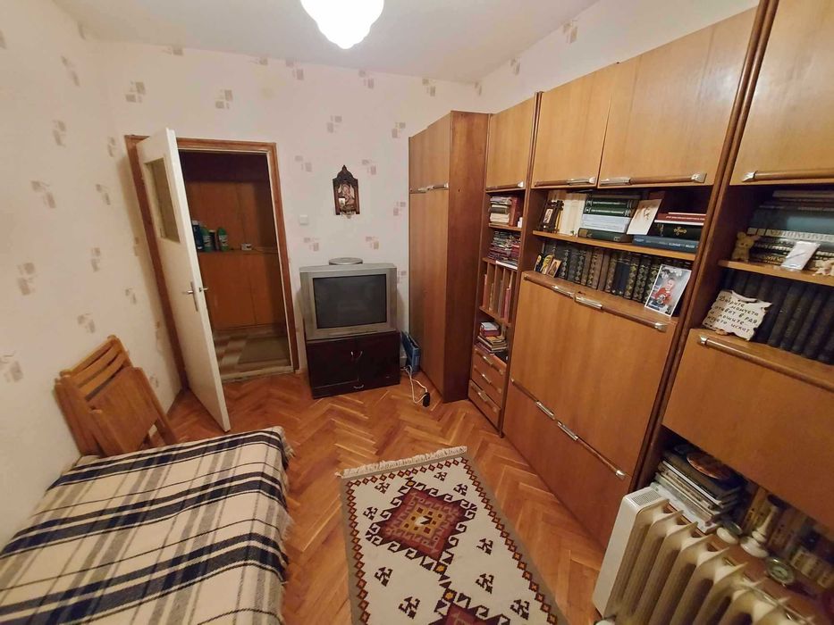 Продава се Тристаен апартамент в Търговище, Център - 73 кв.м за 1174 €/кв.м - Снимка #5