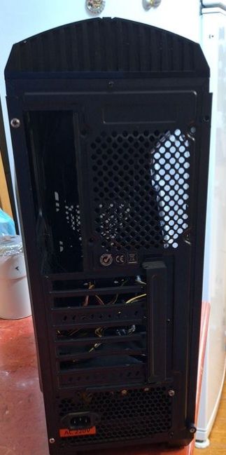 Sursa Segotep cu carcasa Thermaltake