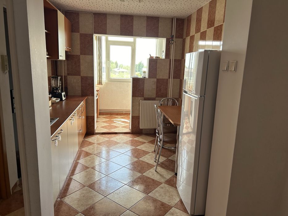 Inchiriez apartament 3 camere Fizicienilor - Sect 3