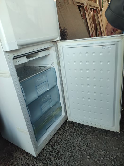 Холодильник продаётся