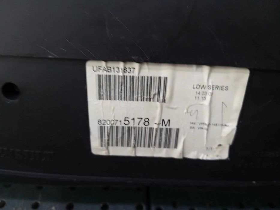 Ceasuri bord benzina renault clio 3 8200715178m