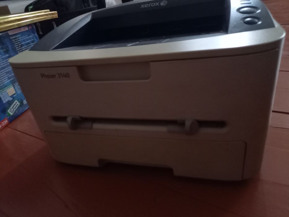 Продаётся принтер с картриджей бу.