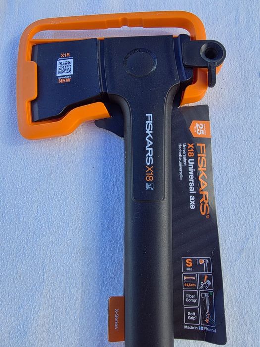 Toporas Fiskars X 18